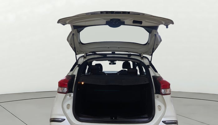 2019 Nissan Kicks XV PREMIUM (O) DIESEL, Diesel, Manual, 1,39,290 km, Boot Door Open