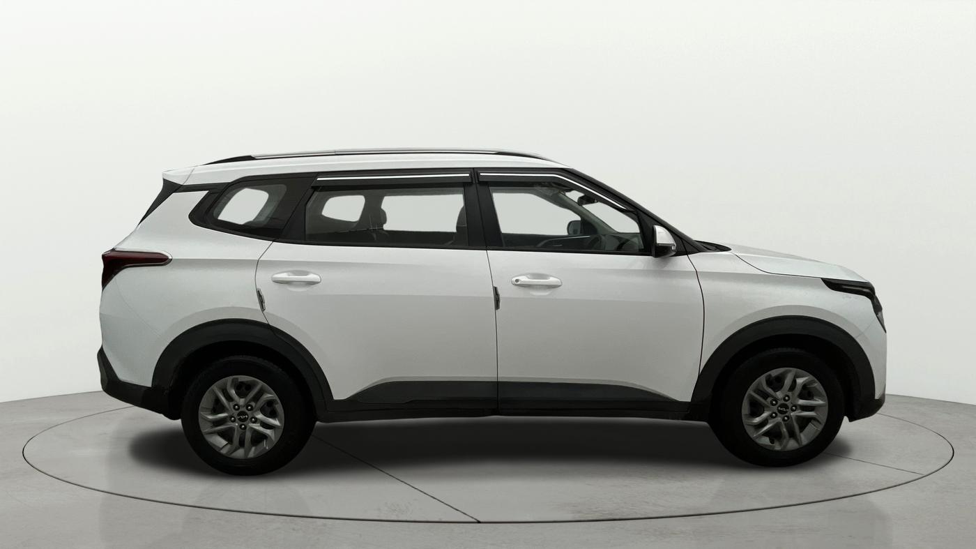 2022 KIA CARENS PRESTIGE 1.4 PETROL 7 STR, Petrol, Manual, 41,861 km, Right Side View