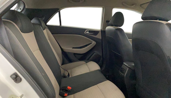 2017 Hyundai Elite i20 SPORTZ 1.2, Petrol, Manual, 95,712 km, Right Side Rear Door Cabin