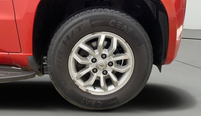 2016 Mahindra TUV300 T8 AMT, Diesel, Automatic, 81,360 km, Right Front Wheel