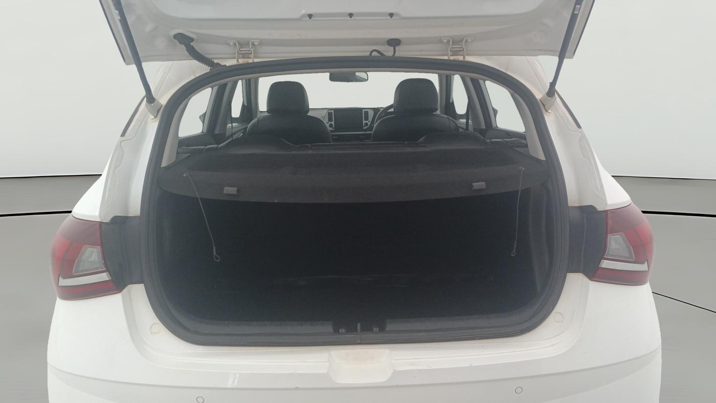 2022 Hyundai NEW I20 ASTA 1.2 MT, Petrol, Manual, 43,102 km, Boot Open Zoomed View