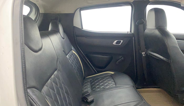 2018 Renault Kwid RXT 1.0, Petrol, Manual, 32,849 km, Right Side Rear Door Cabin