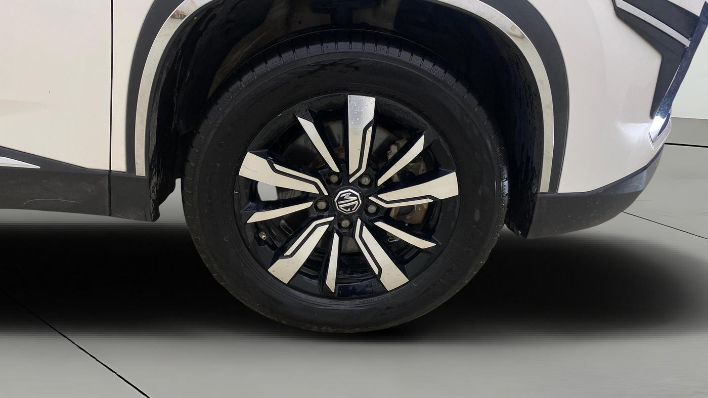 2019 MG HECTOR SHARP 2.0 DIESEL, Diesel, Manual, 1,47,672 km, Right Front Wheel
