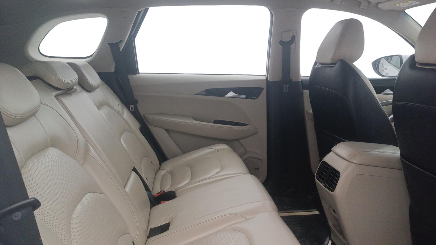2021 MG HECTOR SHARP EX 1.5 PETROL CVT, Petrol, Automatic, 1,00,588 km, Right Side Rear Door Cabin