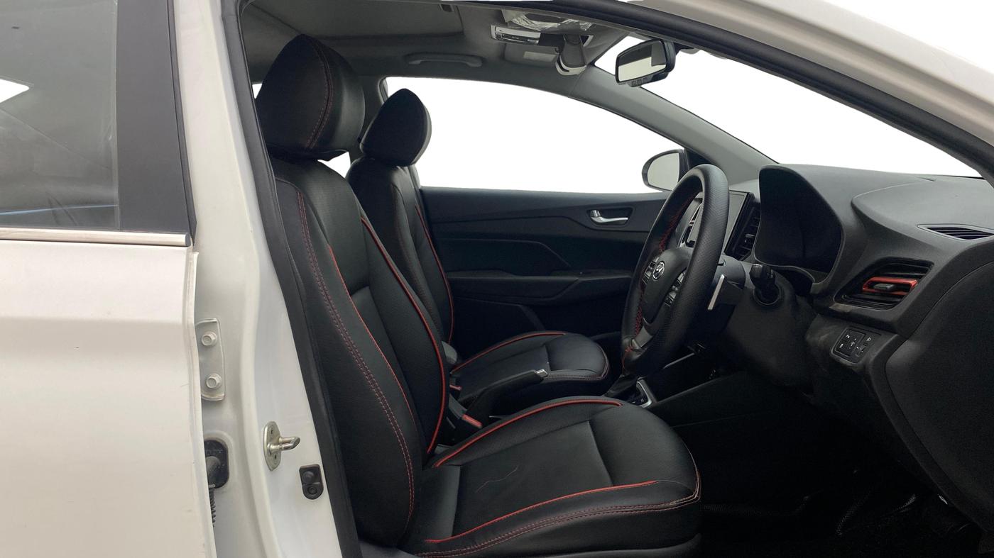 2022 Hyundai Verna SX (O) 1.0 TURBO DCT, Petrol, Automatic, 71,522 km, Right Side Front Door Cabin