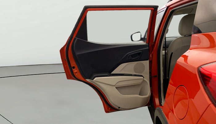 2019 Mahindra XUV300 W6 1.2 PETROL, Petrol, Manual, 86,895 km, LHS Rear Door