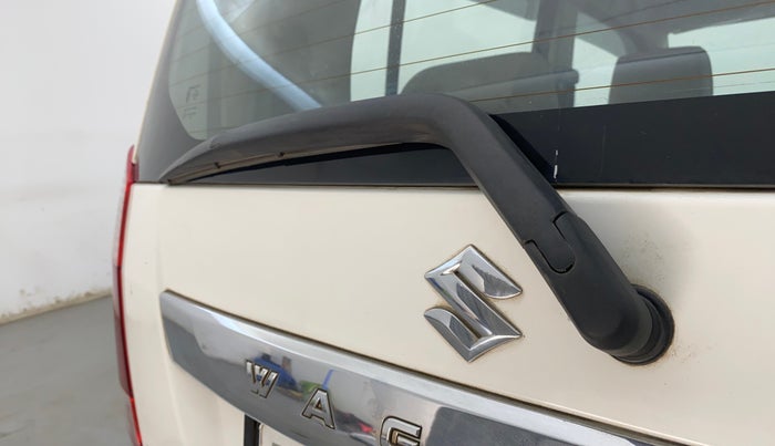 2016 Maruti Wagon R 1.0 VXI (O) AMT, CNG, Automatic, 99,735 km, Rear Wiper