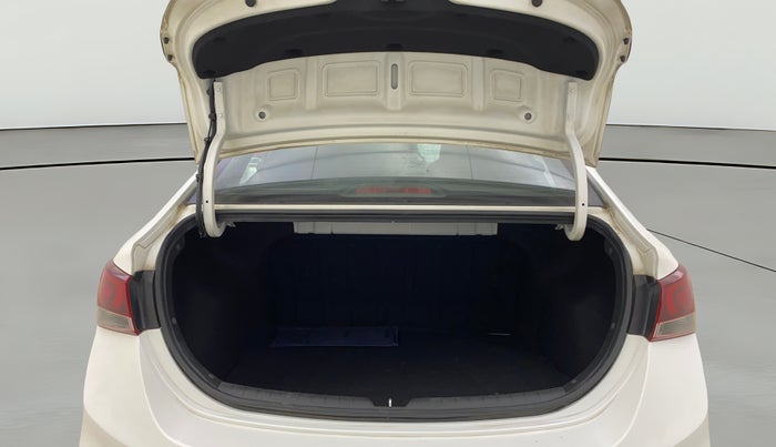 2017 Hyundai Verna 1.6 VTVT SX O, Petrol, Manual, 49,542 km, Boot Open Zoomed View