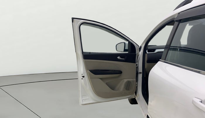 2021 Renault TRIBER RXZ AMT, Petrol, Automatic, 45,081 km, LHS Front Door