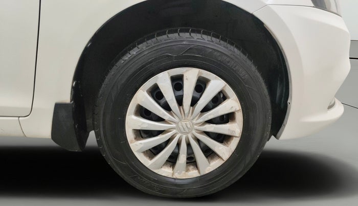 2015 Maruti Swift Dzire VXI, Petrol, Manual, 51,714 km, Right Front Wheel