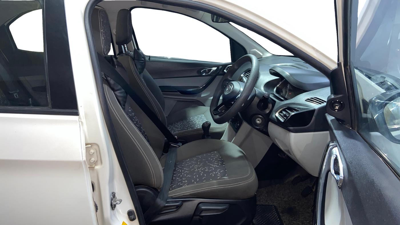 2020 Tata Tiago XZ PLUS PETROL, Petrol, Manual, 86,096 km, Right Side Front Door Cabin
