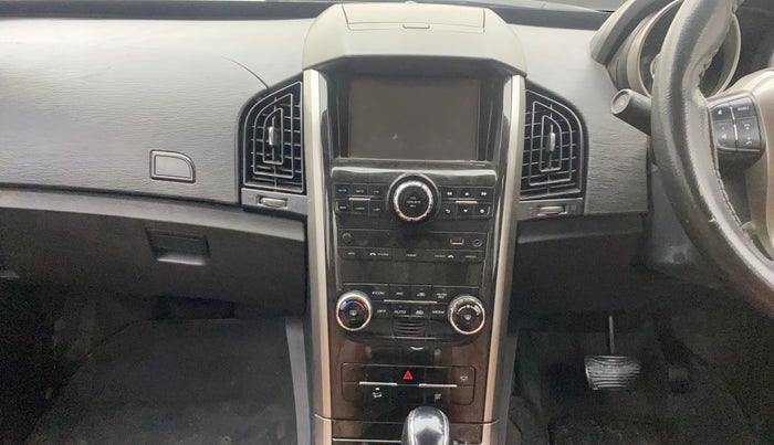 2020 Mahindra XUV500 W7 AT, Diesel, Automatic, 73,825 km, Air Conditioner