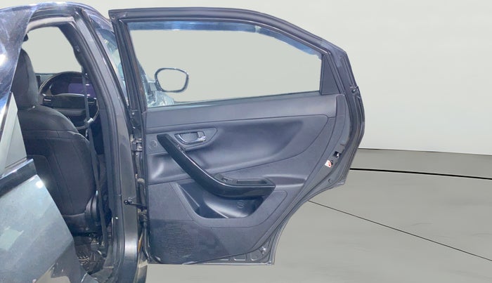 2024 Tata NEXON FEARLESS + SUNROOF DUAL TONE 1.2 PETROL, Petrol, Manual, 4,075 km, RHS Rear Door