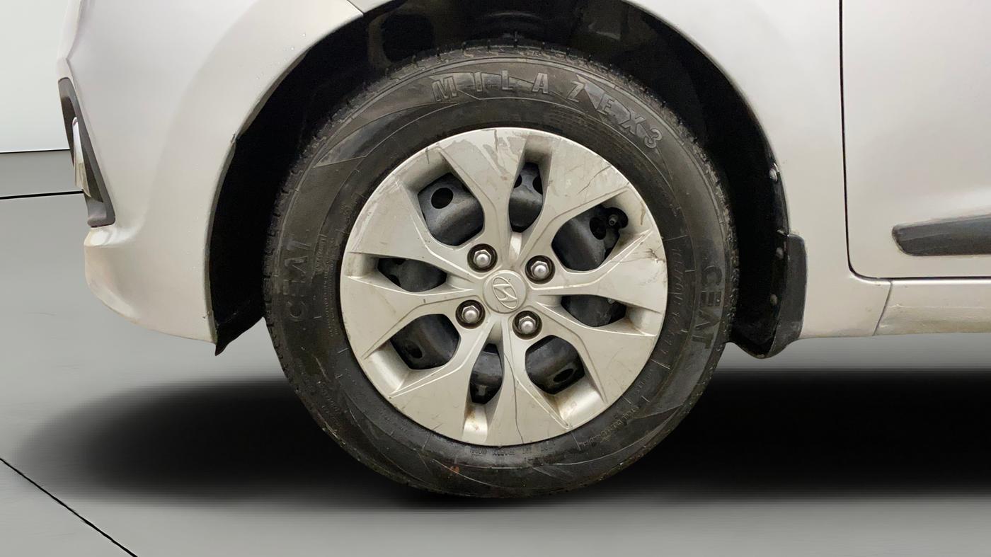 2015 Hyundai Xcent S 1.2, Petrol, Manual, 40,345 km, Left Front Wheel