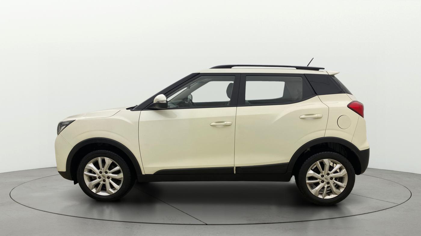 2020 Mahindra XUV300 W8 1.5 DIESEL, Diesel, Manual, 45,333 km, Left Side
