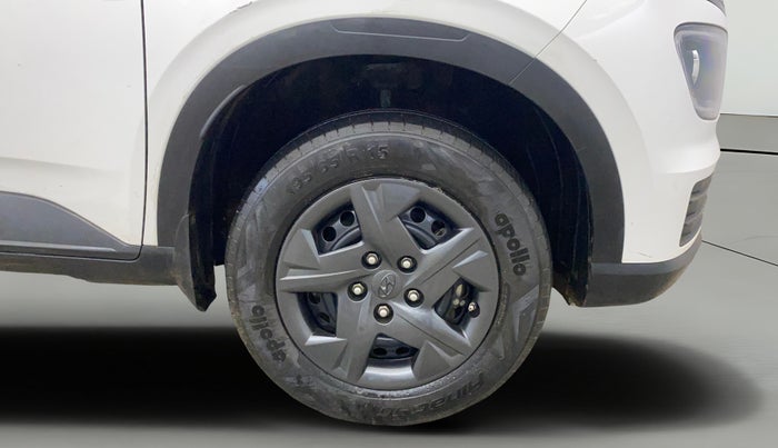 2023 Hyundai VENUE S(O) 1.2, Petrol, Manual, 8,416 km, Right Front Wheel