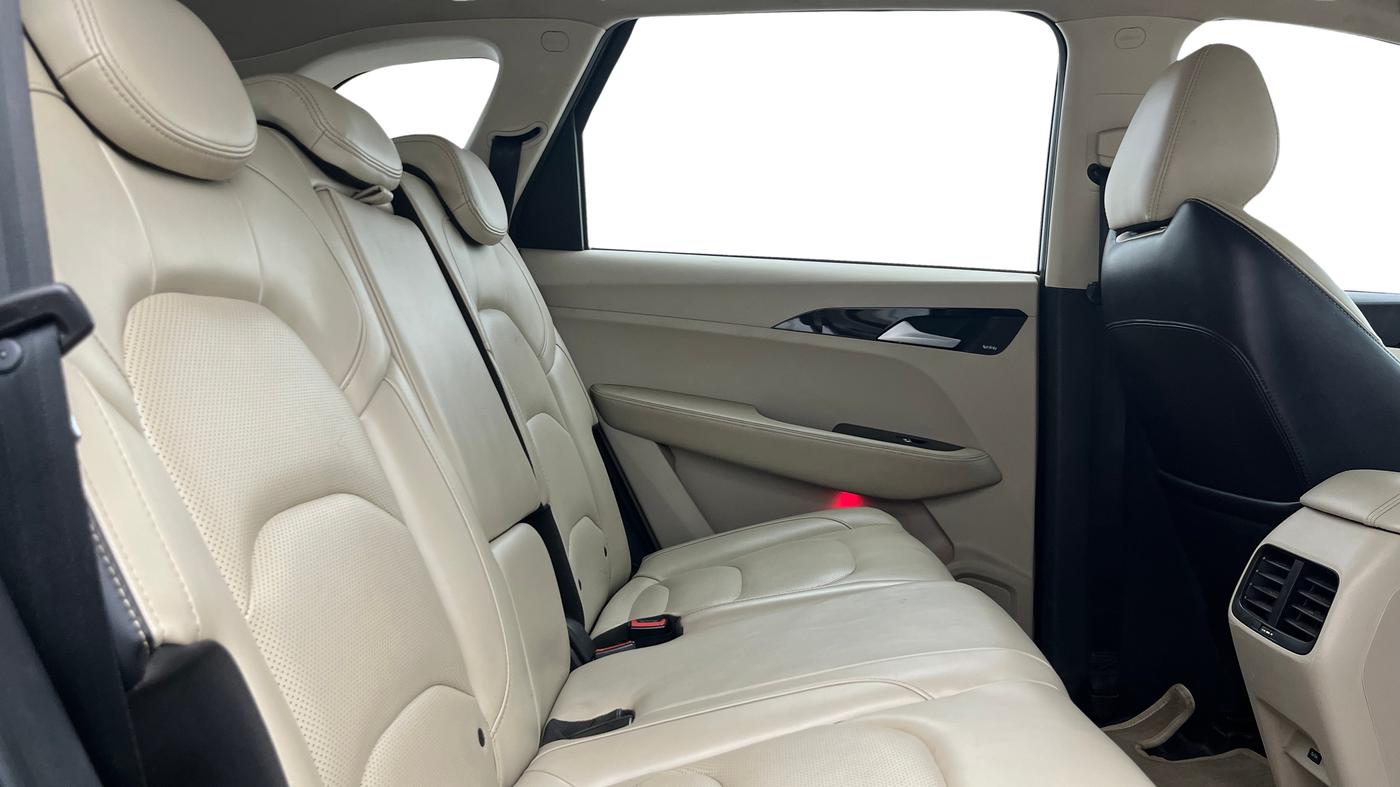2021 MG HECTOR SHARP 2.0 DIESEL, Diesel, Manual, 1,14,816 km, Right Side Rear Door Cabin