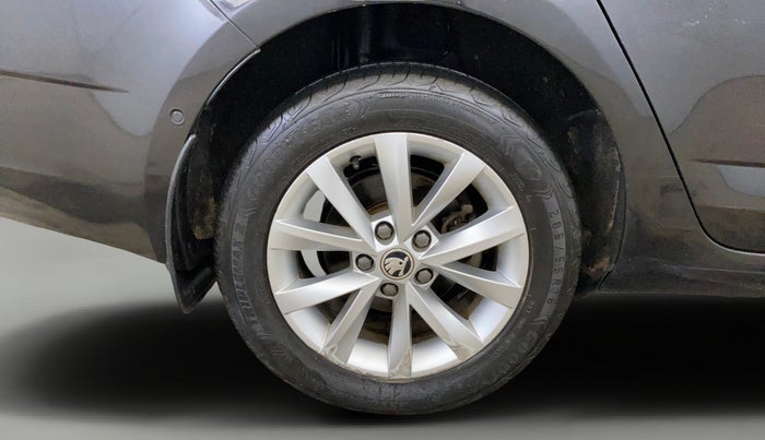 2019 Skoda Octavia L&K 1.8 TSI AT, Petrol, Automatic, 35,910 km, Right Rear Wheel