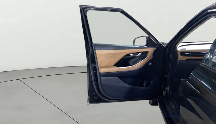 2024 Hyundai ALCAZAR Signature 6 STR 1.5 Diesel Automatic, Diesel, Automatic, 13,704 km, LHS Front Door