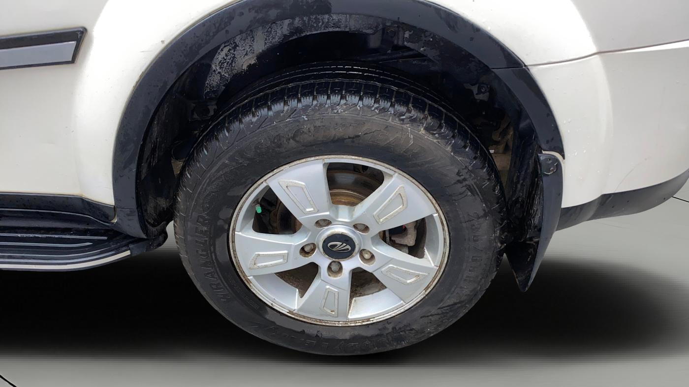2012 Mahindra XUV500 W8, Diesel, Manual, 1,55,674 km, Left Rear Wheel