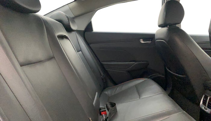 2020 Hyundai Verna SX (O) 1.0 TURBO DCT, Petrol, Automatic, 72,649 km, Right Side Rear Door Cabin