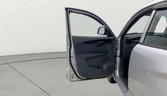 2018 Mahindra KUV 100 NXT K2 P 6 STR, Petrol, Manual, 39,378 km, LHS Front Door