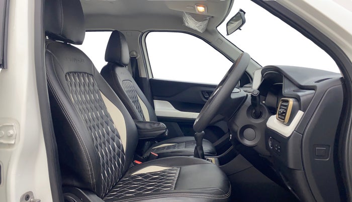 2024 Tata PUNCH ACCOMPLISHED MT, Petrol, Manual, 23,140 km, Right Side Front Door Cabin