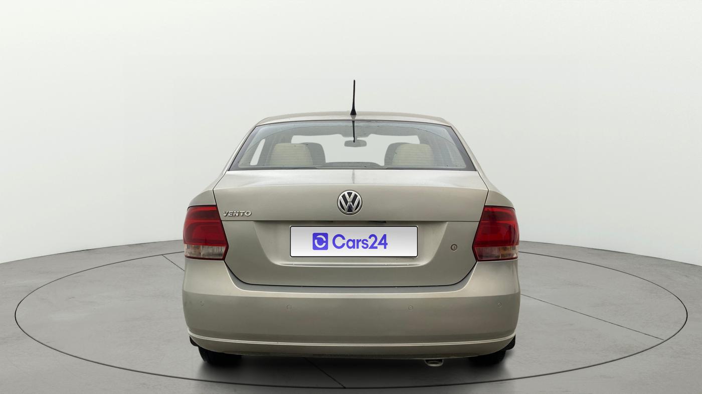 2014 Volkswagen Vento COMFORTLINE 1.6, Petrol, Manual, 93,711 km, Back/Rear