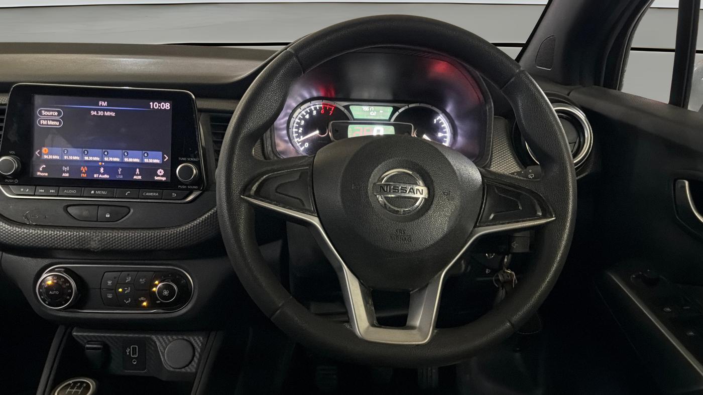2022 Nissan Kicks XV 1.5, Petrol, Manual, 79,606 km, Steering Wheel Close Up