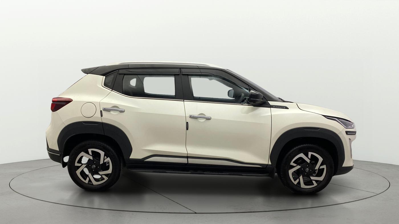 2023 Nissan MAGNITE XV PREMIUM TURBO CVT DUAL TONE, Petrol, Automatic, 6,857 km, Right Side View