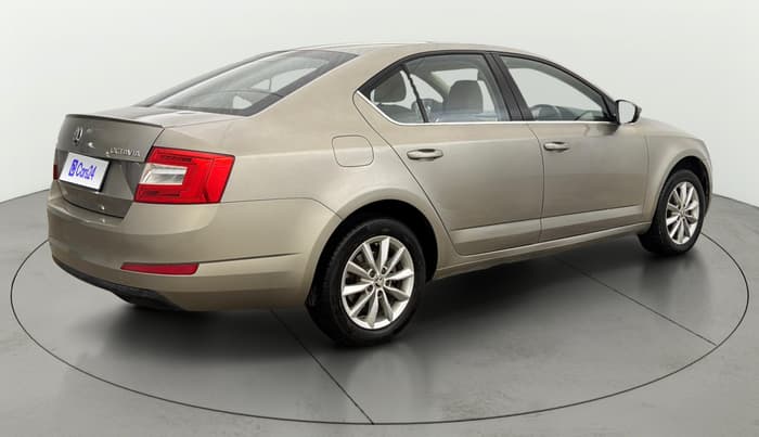 2016 Skoda Octavia STYLE PLUS AT 1.8 TSI, Petrol, Automatic, 99,869 km, Right Back Diagonal