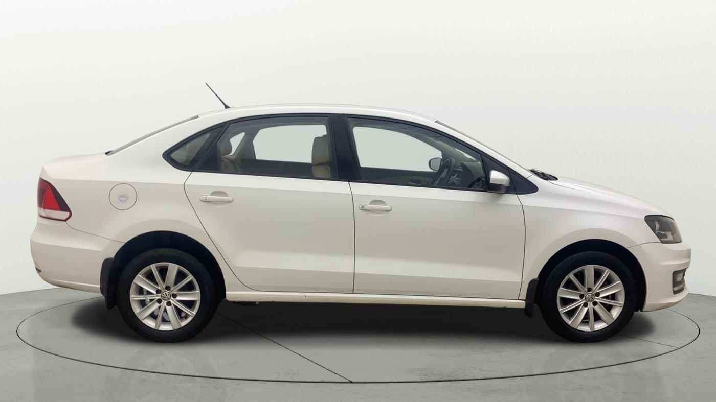 2016 Volkswagen Vento HIGHLINE 1.6 MPI, Petrol, Manual, 29,541 km, Right Side View