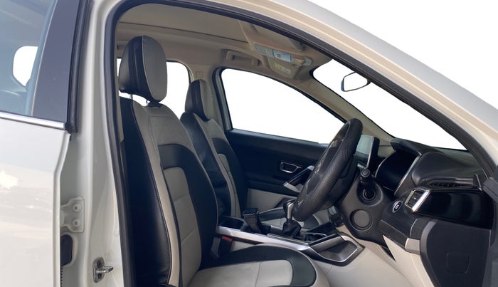 2022 Tata Safari XT PLUS, Diesel, Manual, 84,639 km, Right Side Front Door Cabin