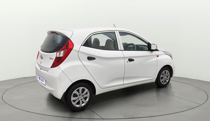 2018 Hyundai Eon MAGNA +, Petrol, Manual, 25,858 km, Right Back Diagonal