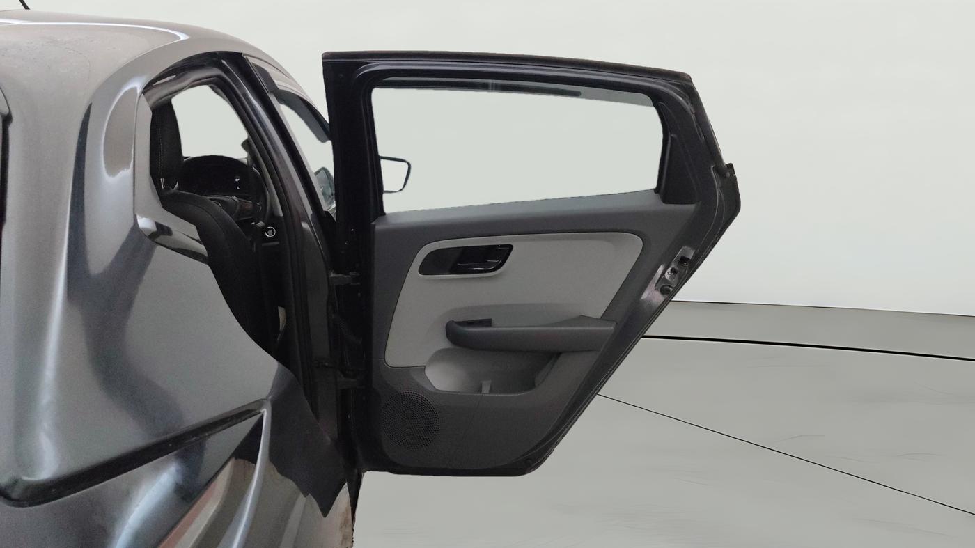 2021 Tata ALTROZ XT PETROL, Petrol, Manual, 24,040 km, RHS Rear Door