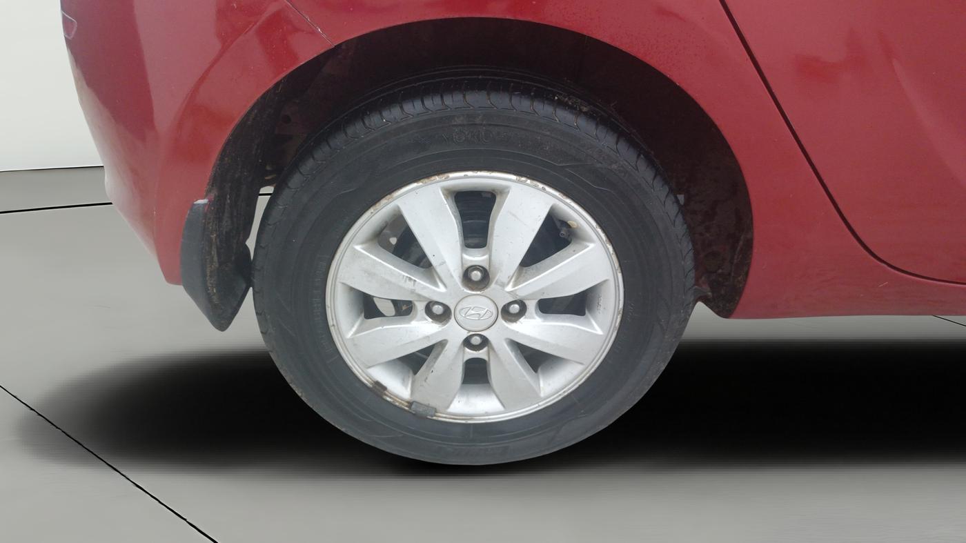 2013 Hyundai i20 SPORTZ 1.2, Petrol, Manual, 1,10,342 km, Right Rear Wheel
