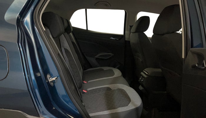 2025 Skoda KUSHAQ  Signature 1.0L TSI MT , Petrol, Manual, 7,939 km, Right Side Rear Door Cabin