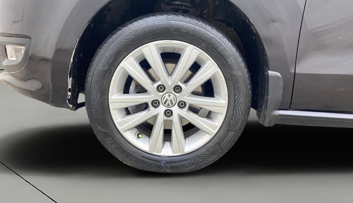 2014 Volkswagen Polo HIGHLINE1.2L, Petrol, Manual, 72,244 km, Left Front Wheel