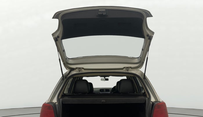 2014 Volkswagen Polo COMFORTLINE 1.5L, Diesel, Manual, 1,13,971 km, Boot Door Open