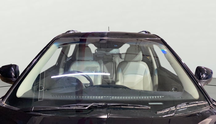 2021 Mahindra XUV300 W8 1.2 PETROL, Petrol, Manual, 53,404 km, Front Windshield