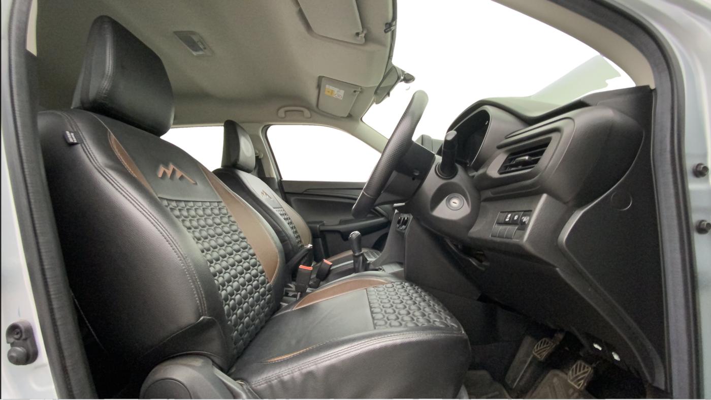 2024 Maruti BREZZA LXI, Petrol, Manual, 25,650 km, Right Side Front Door Cabin