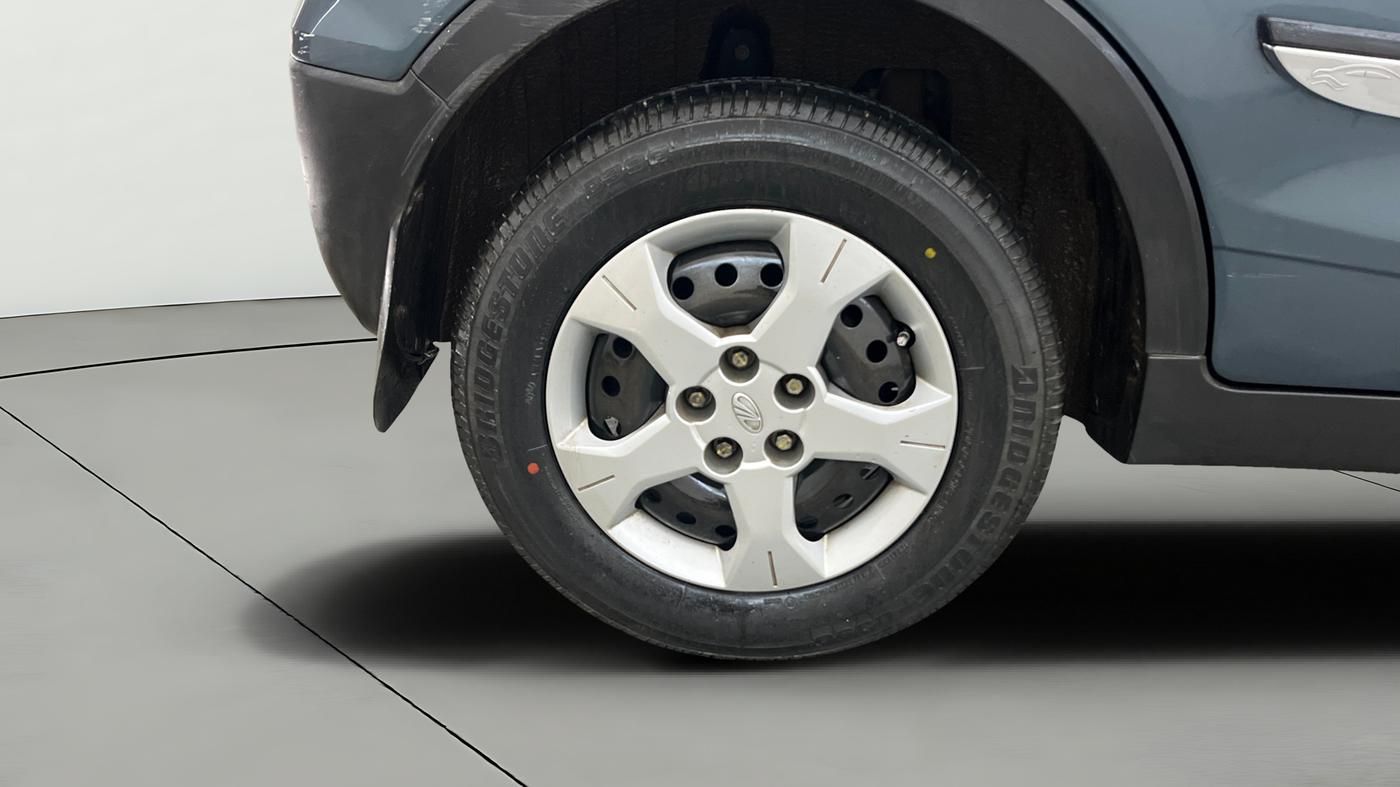 2021 Mahindra XUV300 W6 1.2 PETROL, Petrol, Manual, 54,459 km, Right Rear Wheel