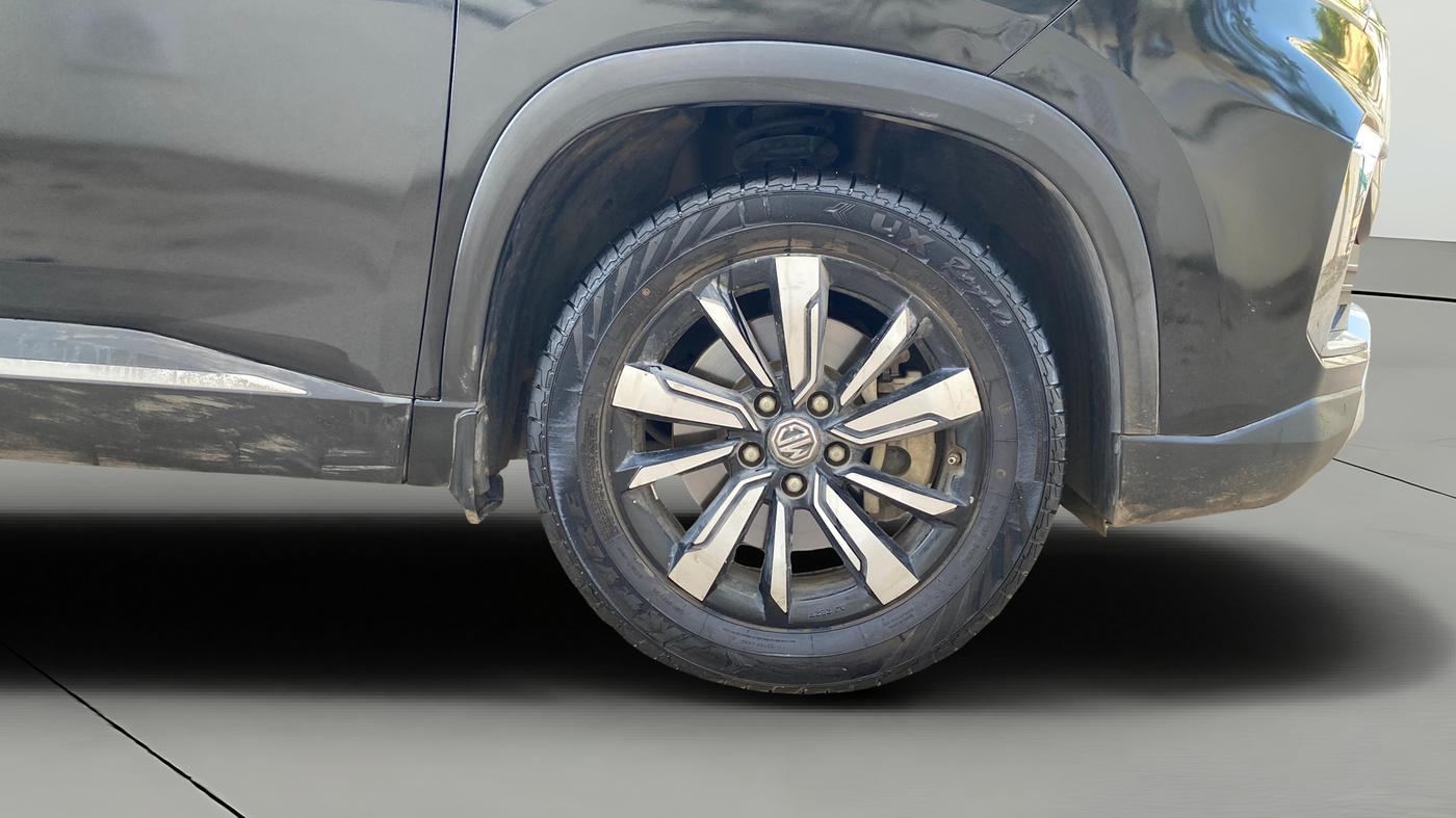 2019 MG HECTOR SHARP 1.5 DCT PETROL, Petrol, Automatic, 1,18,069 km, Right Front Wheel