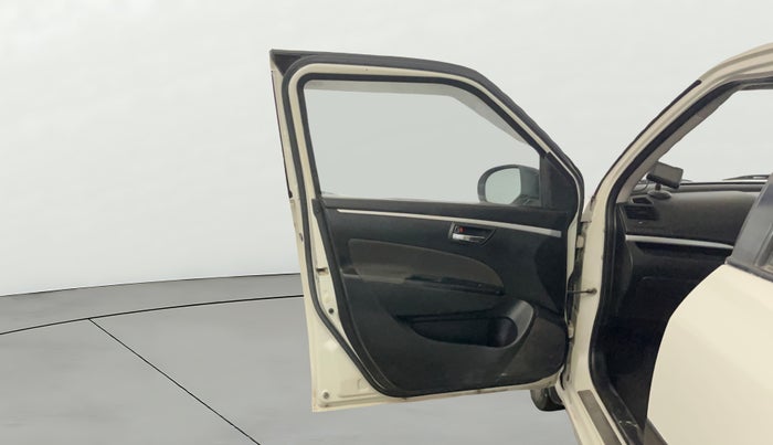 2015 Maruti Swift VXI, Petrol, Manual, 1,04,882 km, LHS Front Door