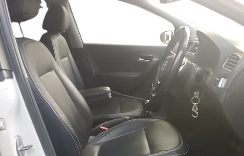 2020 Volkswagen Polo HIGHLINE PLUS 1.0L TSI, Petrol, Manual, 61,678 km, Right Side Front Door Cabin