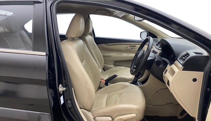 2020 Maruti Ciaz ALPHA  AT 1.5 SHVS PETROL, Petrol, Automatic, 54,793 km, Right Side Front Door Cabin