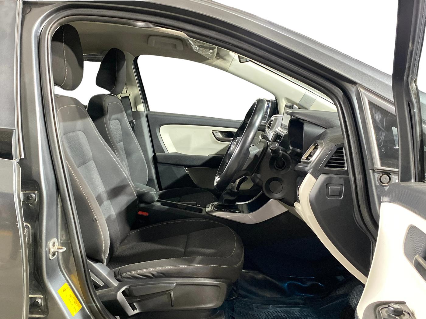 2023 Tata ALTROZ XZA, Petrol, Automatic, 44,510 km, Right Side Front Door Cabin