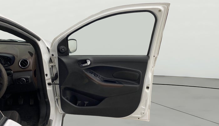 2018 Ford FREESTYLE TITANIUM 1.2 PETROL, Petrol, Manual, 1,00,443 km, RHS Front Door