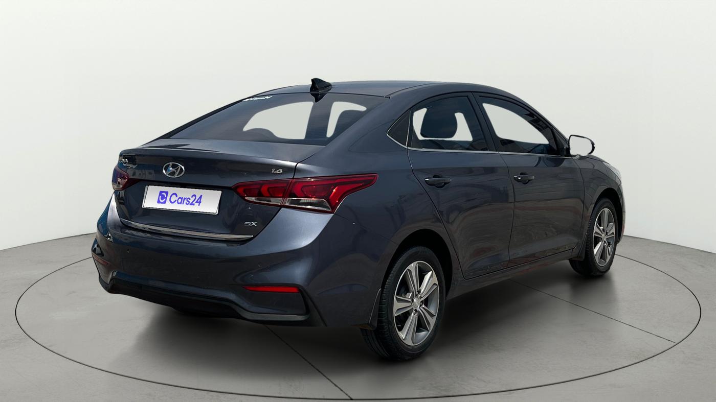 2017 Hyundai Verna 1.6 VTVT SX, Petrol, Manual, 37,459 km, Right Back Diagonal