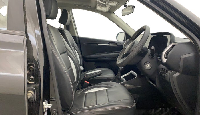 2024 KIA SONET HTE (O) 1.2 Petrol MT, Petrol, Manual, 4,952 km, Right Side Front Door Cabin